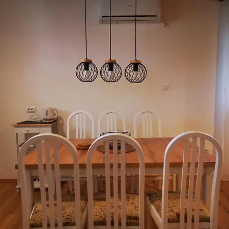 Stan U Centru S Terasom Apartamento *